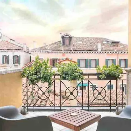 Appartement Ca' Pesaro Rooftop Terrace Apartment. Venise