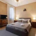 Ca' Pesaro Rooftop Terrace Apartment. * Veneza