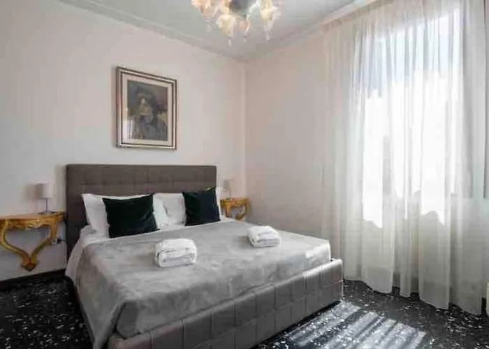 Ca' Pesaro Rooftop Terrace Apartment. Daire Venedik