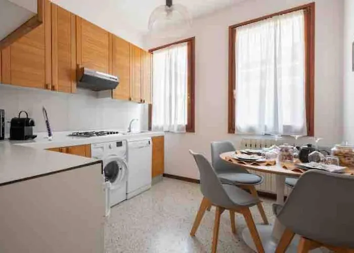 Ca' Pesaro Rooftop Terrace Apartment. *