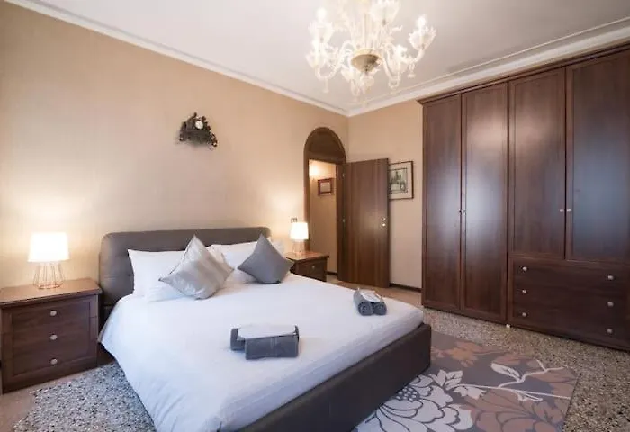 Ca' Pesaro Rooftop Terrace Apartment. Apartman Velence
