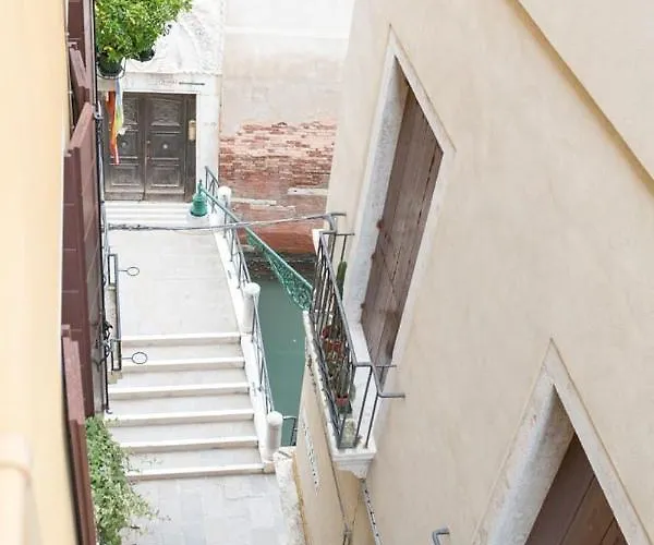 Ca' Pesaro Rooftop Terrace Apartment. * ヴェネツィア